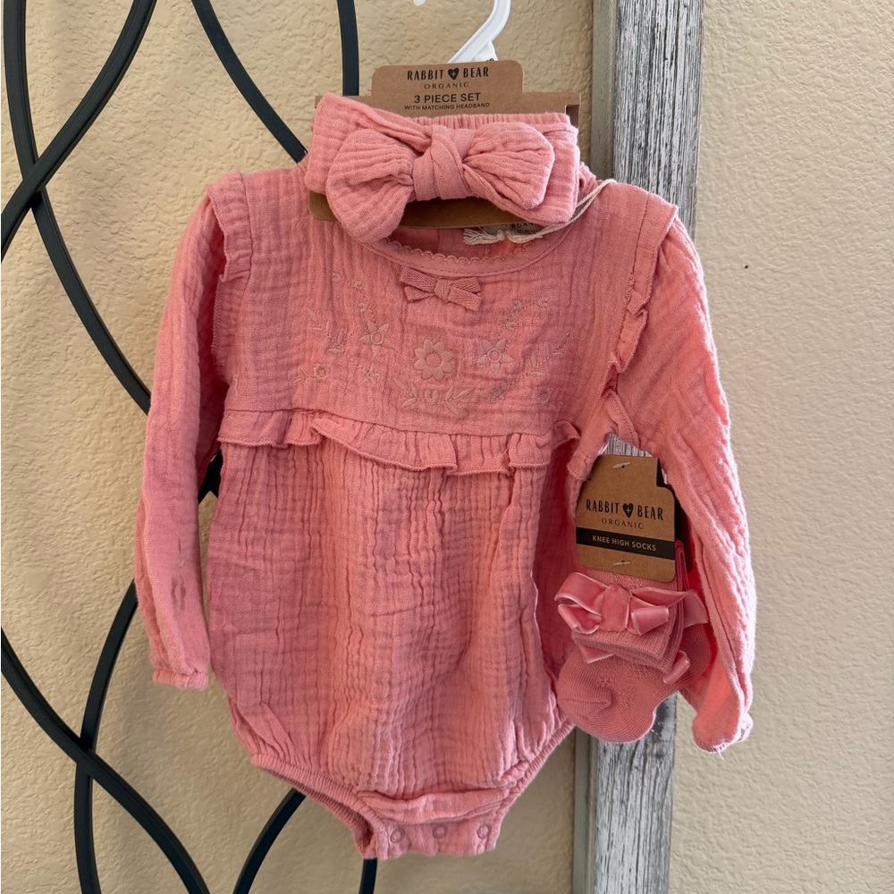 Rabbit & Bear Organic Pink Kids One Piece Bodysuit Set.